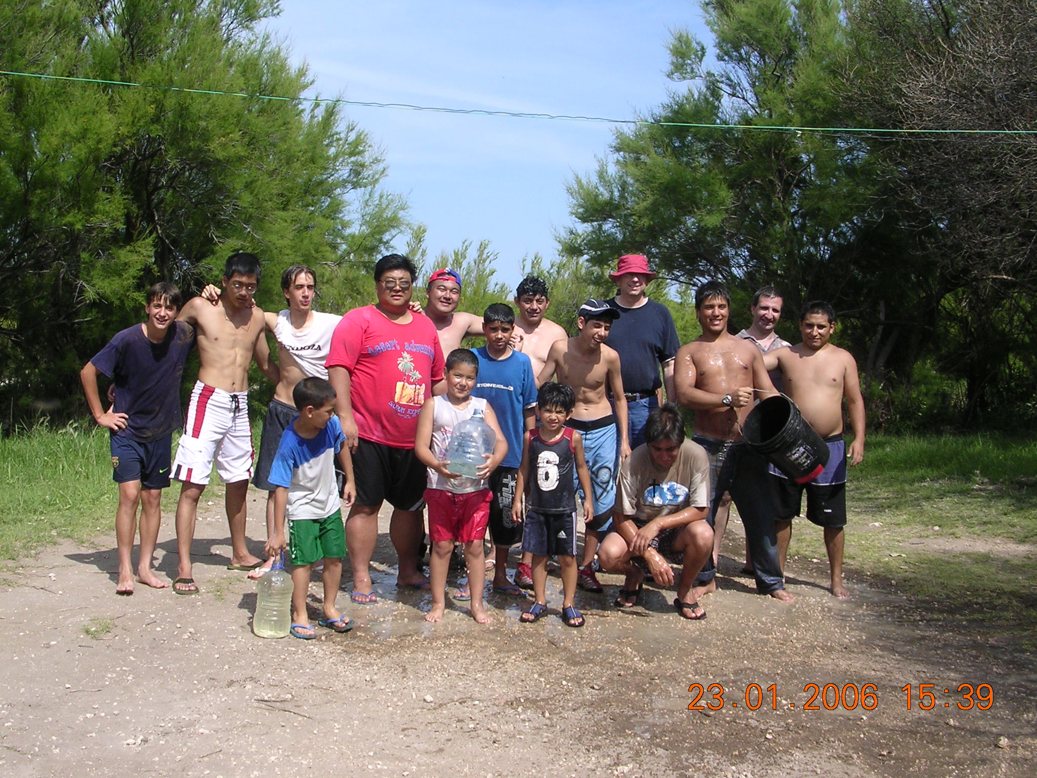 Portada del campamento 2006